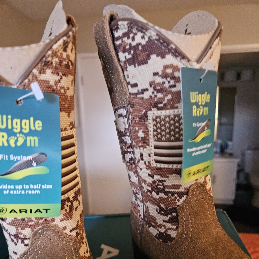 Ariat Kids Camo and Brown Boots - Picture 2 of 14